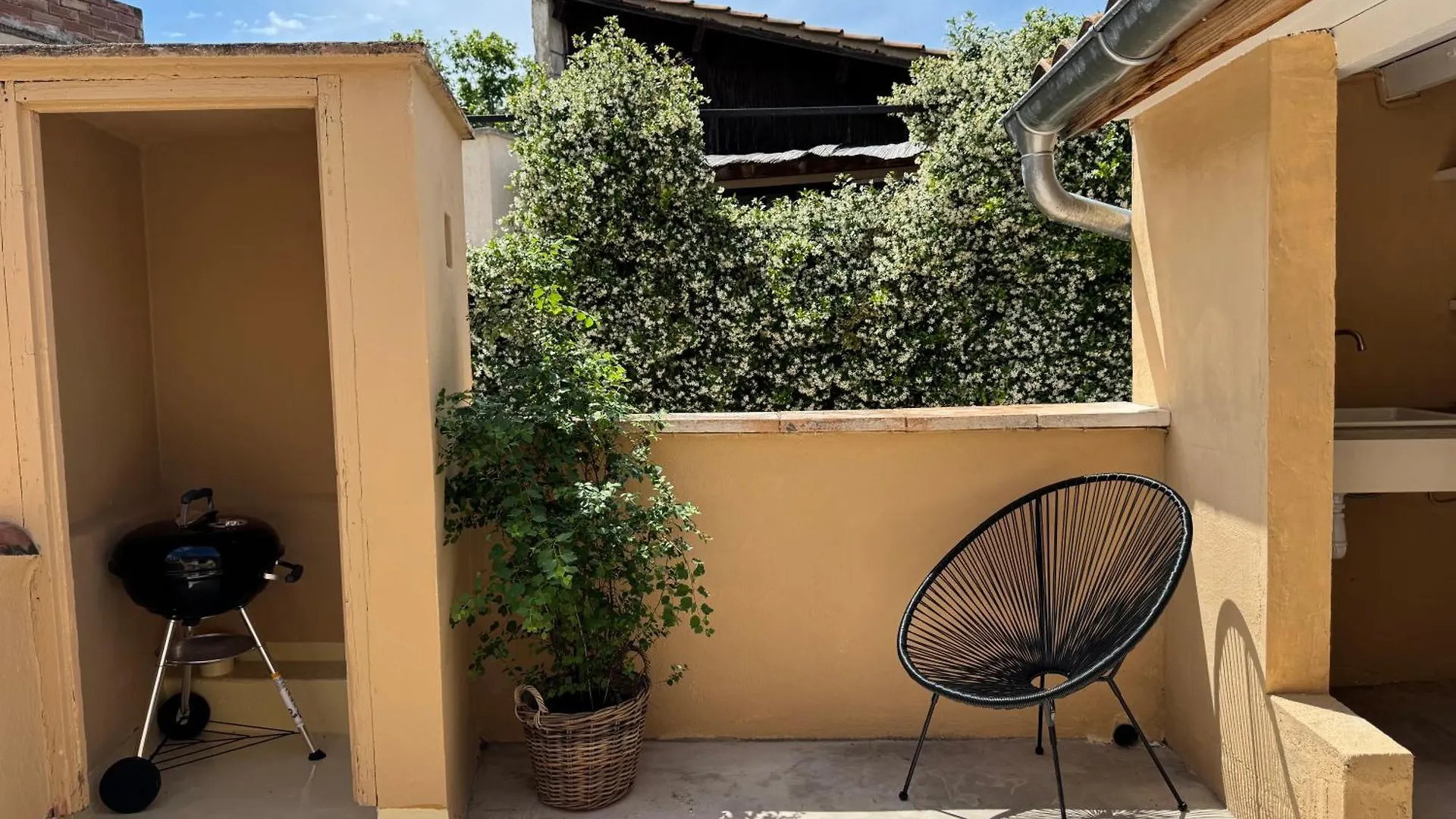 Maison Cosy Avec Rooftop Et Bbq - Roquette Arles Apartment